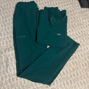 Figs Women's Green Scrub Set